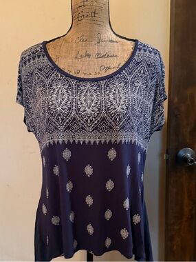 B.L.E.U. Navy Blue Short Sleeve Printed Scoop Neck Top